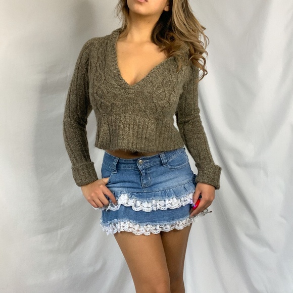 Brown cropped hooded Bella swan sweater - Picture 1 of 7